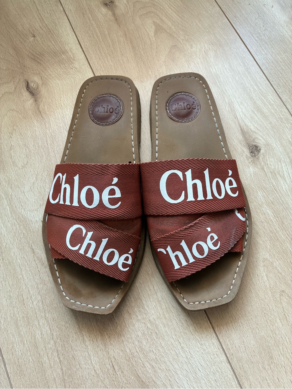 Chloé Woody logo-print sandals - Picture 2 of 6